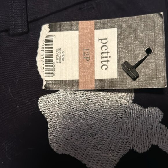 NWT Crown and Ivy shorts - Picture 3 of 4